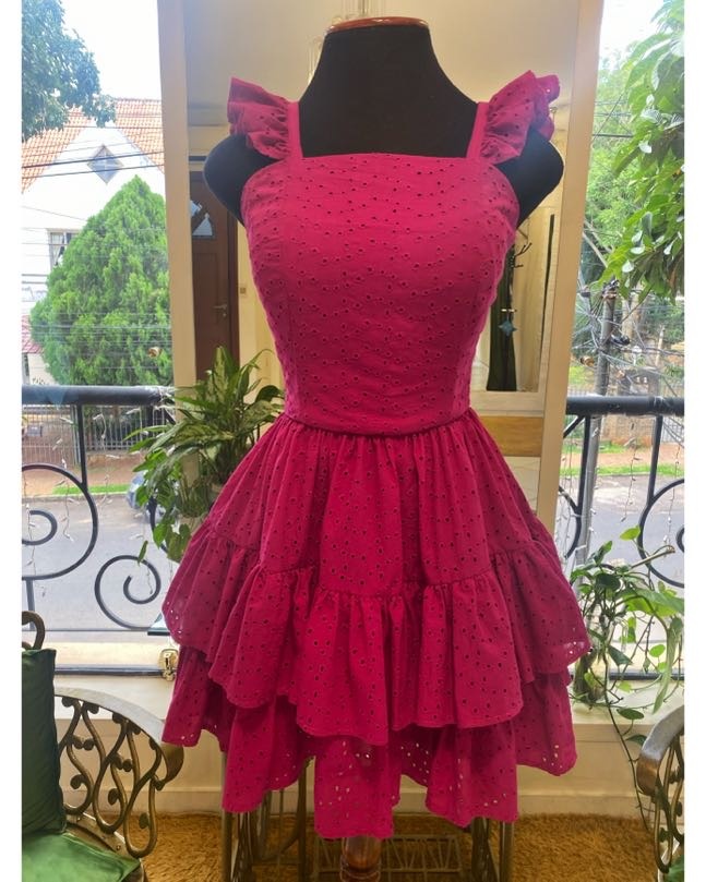 Vestido en broderie color aleli